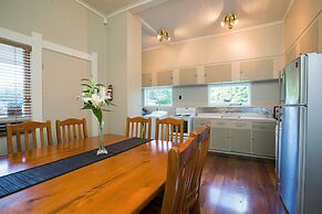 Tairoa Lodge & Cottage