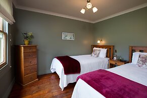 Tairoa Lodge & Cottage