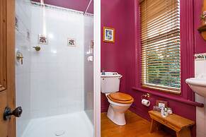 Tairoa Lodge & Cottage