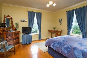 Tairoa Lodge & Cottage