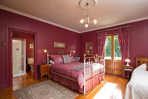 Tairoa Lodge & Cottage