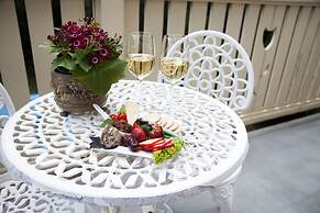 Tairoa Lodge & Cottage