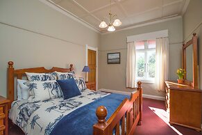 Tairoa Lodge & Cottage