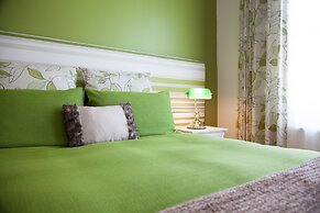 Tairoa Lodge & Cottage