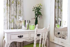 Tairoa Lodge & Cottage