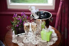 Tairoa Lodge & Cottage