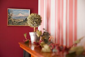 Tairoa Lodge & Cottage