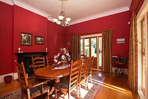 Tairoa Lodge & Cottage