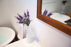 Tairoa Lodge & Cottage