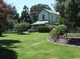 Tairoa Lodge & Cottage