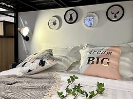 Apple 1 Hotel Queensbay