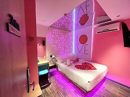 Apple 1 Hotel Queensbay