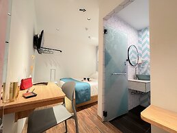 Apple 1 Hotel Queensbay