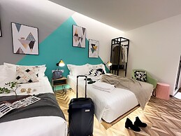 Apple 1 Hotel Queensbay