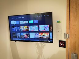 Apple 1 Hotel Queensbay