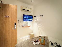 Apple 1 Hotel Queensbay