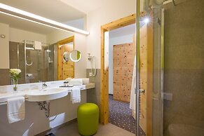 DAS SIEBEN ****s - Adults Only