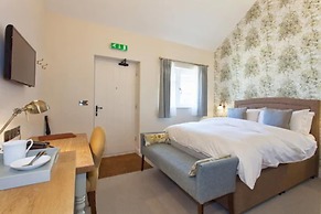 The Inn West End