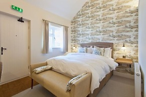 The Inn West End