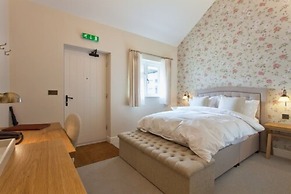The Inn West End