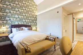 The Inn West End