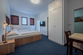 Aparthotel Plat