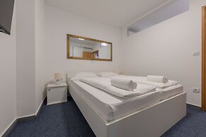 Aparthotel Plat