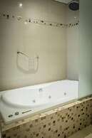 Howard Johnson by Wyndham Neuquen