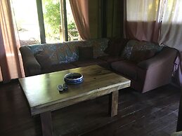 Many's House - La Joya De Ballena