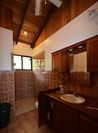 Many's House - La Joya De Ballena