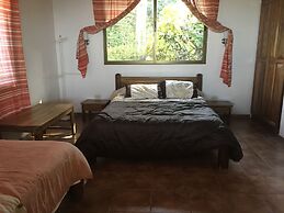 Many's House - La Joya De Ballena