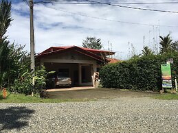 Many's House - La Joya De Ballena