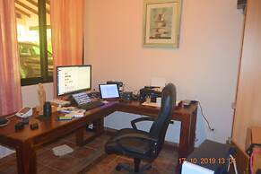 Many's House - La Joya De Ballena