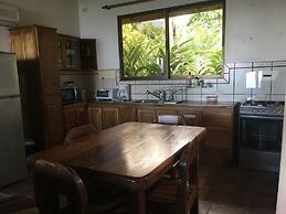 Many's House - La Joya De Ballena