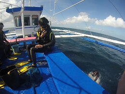 Calypso Beach & Dive Resort