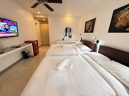 Calypso Beach & Dive Resort