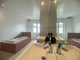 Calypso Beach & Dive Resort