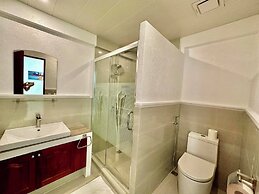 Calypso Beach & Dive Resort