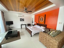 Calypso Beach & Dive Resort