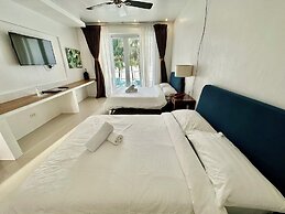 Calypso Beach & Dive Resort