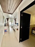 Calypso Beach & Dive Resort