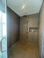 Calypso Beach & Dive Resort