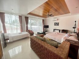 Calypso Beach & Dive Resort