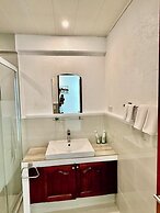 Calypso Beach & Dive Resort