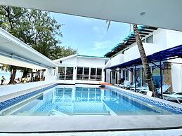 Calypso Beach & Dive Resort