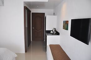 Calypso Beach & Dive Resort