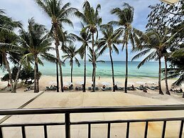 Calypso Beach & Dive Resort