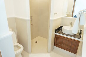 Calypso Beach & Dive Resort