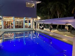 Calypso Beach & Dive Resort