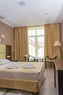 Otel Elisa Inn